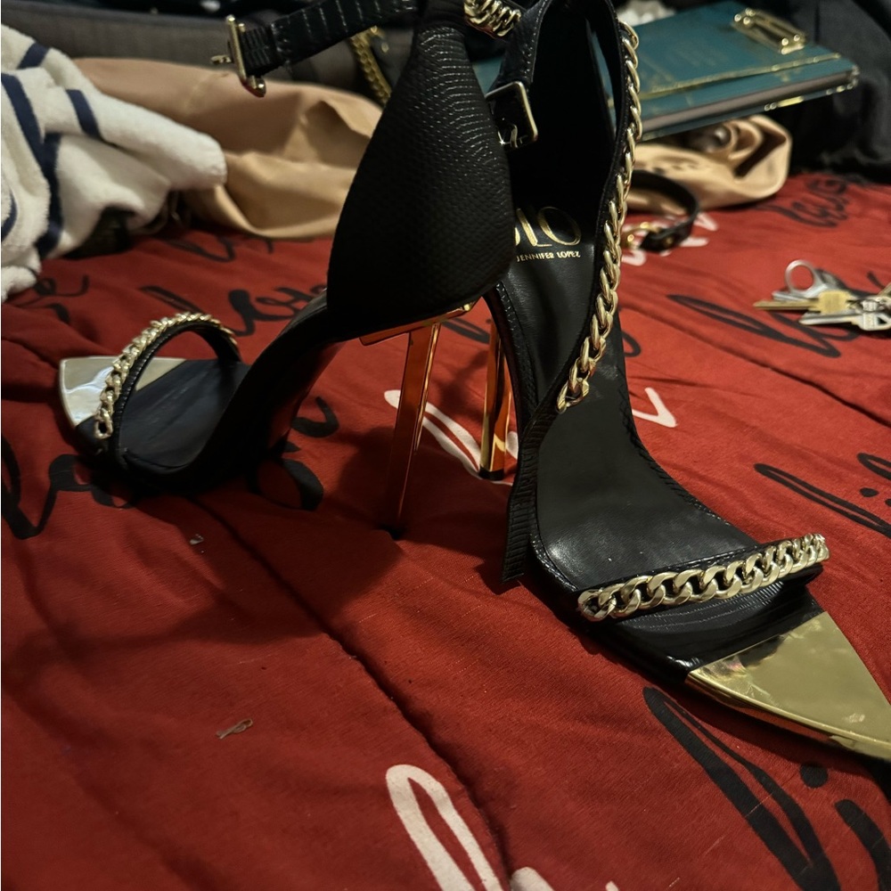 Elegant Black and Gold Women's Heels